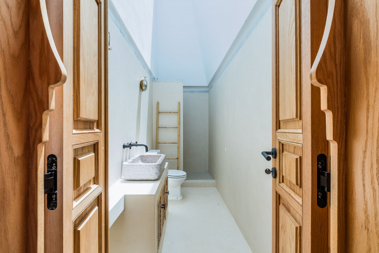 Shower in daylight